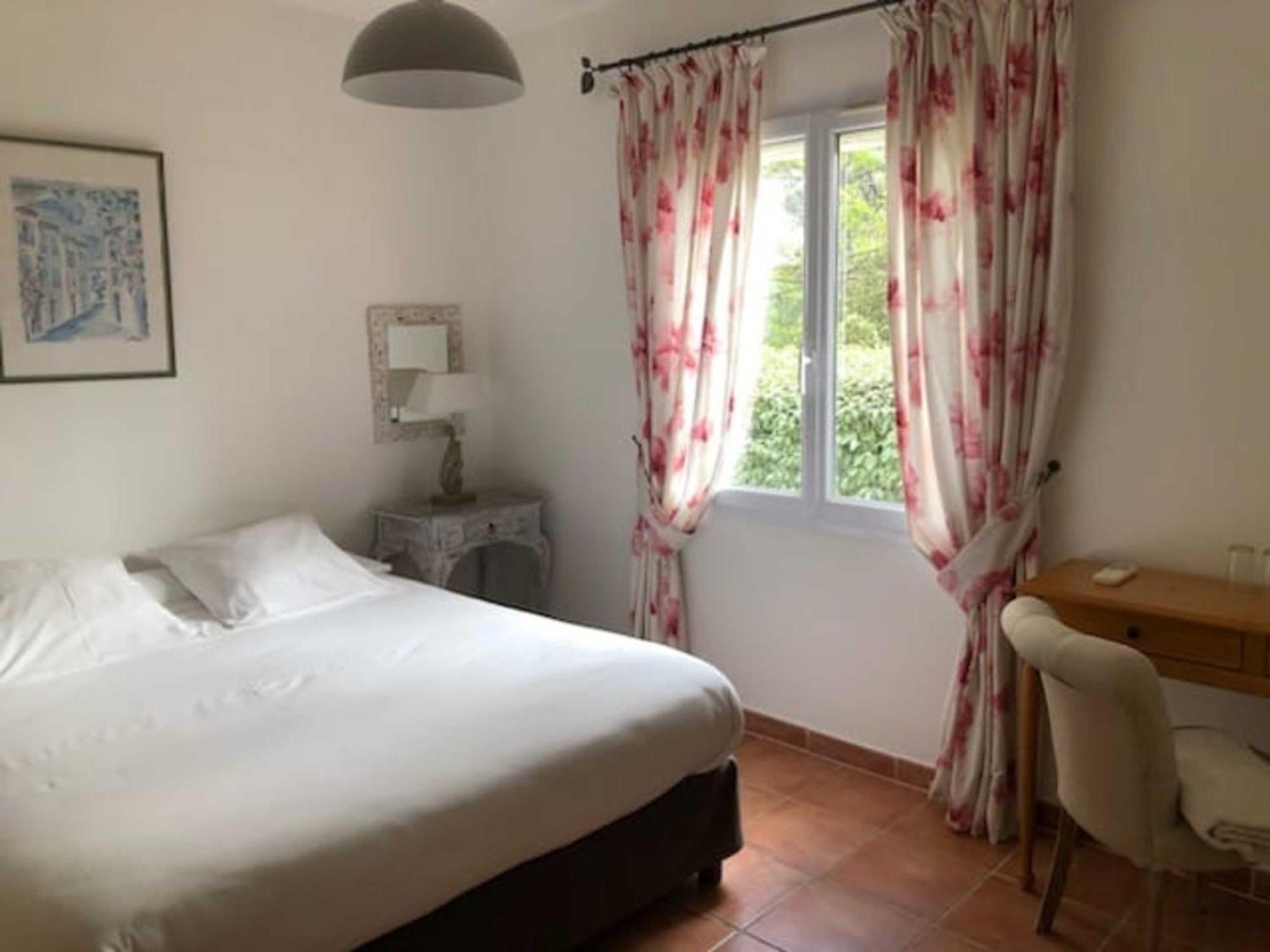 Standard Double Room 4